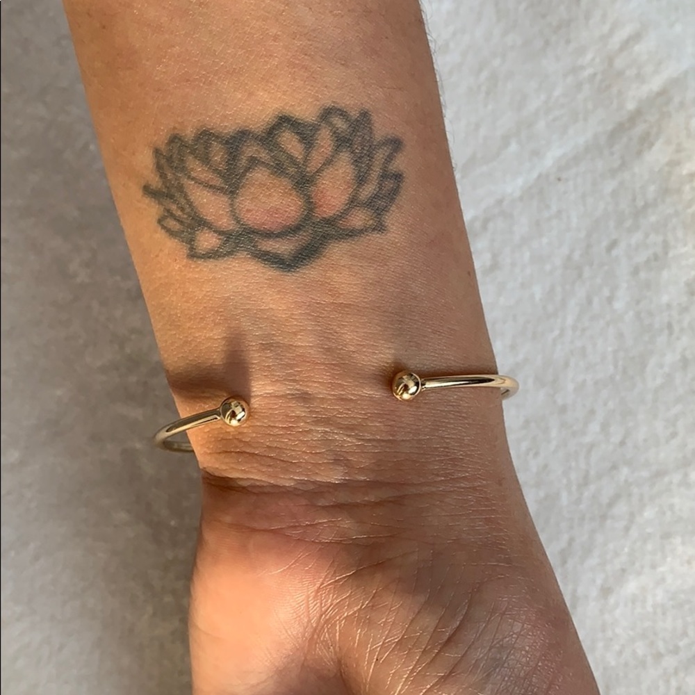 Letter R Bracelet - Picture 3 of 4